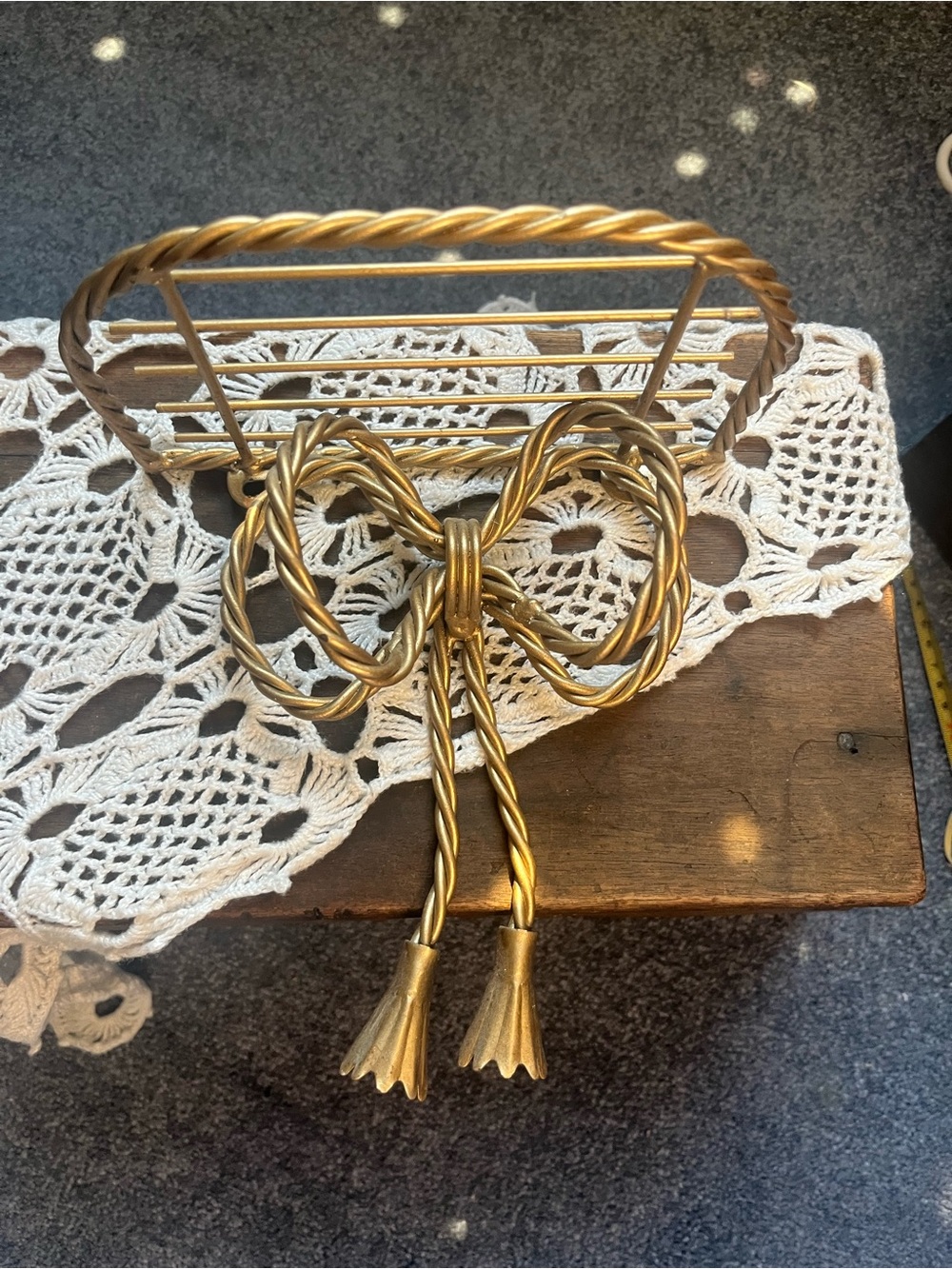 Gold-Tone Twisted Metal Rope Bow  Shelf